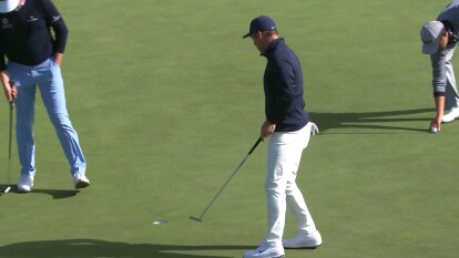 Paul Casey makes birdie putt on 12