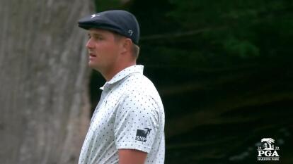 Bryson DeChambeau holes 95-foot bomb for birdie to get within 2 of the lead at the 2020 PGA Championship