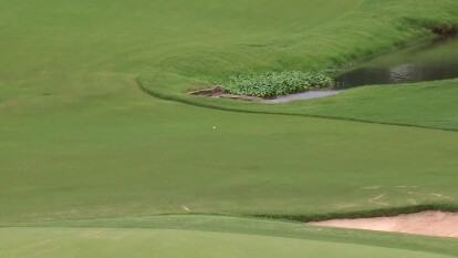 Jordan Spieth Escapes the Water on 12