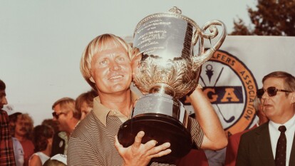  Jack Nicklaus poses with trophy at the 1980 PGA Championship