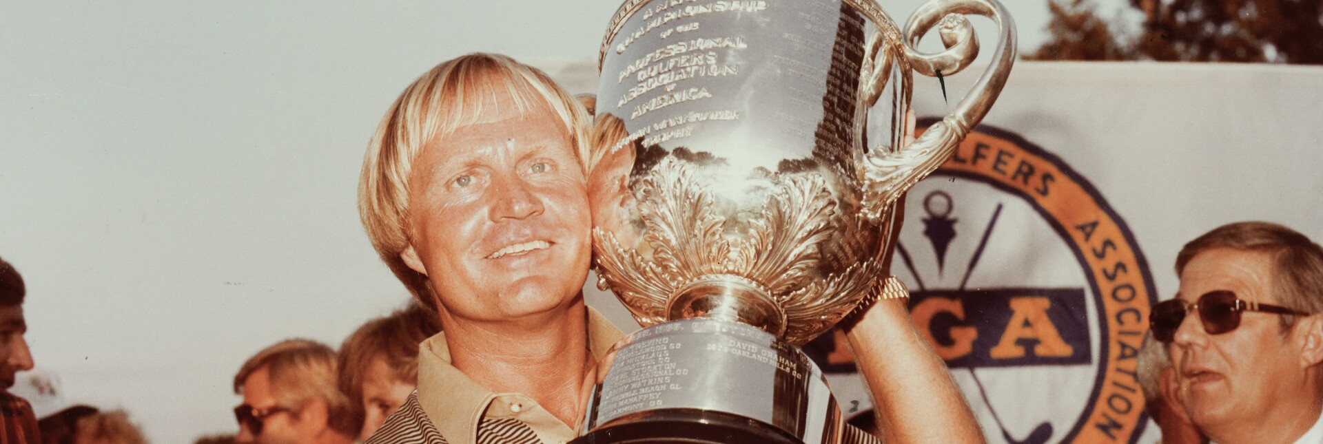  Jack Nicklaus poses with trophy at the 1980 PGA Championship